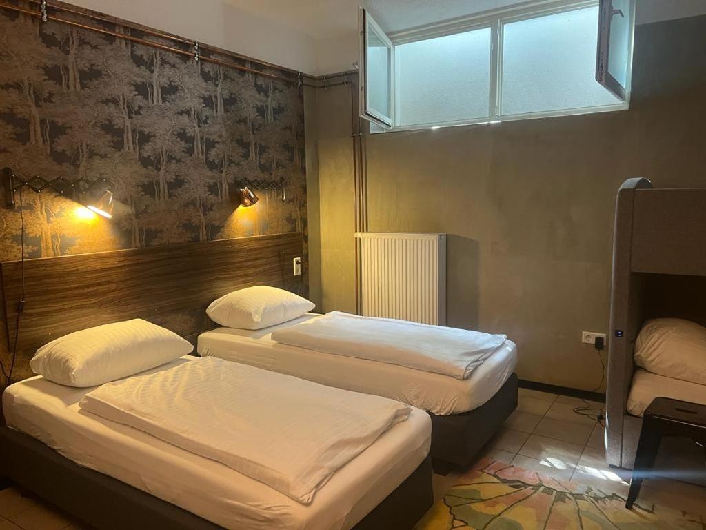 Koby Work&Stay Souterrain Apartment, Wifi&Komfort Херфорд Екстериор снимка